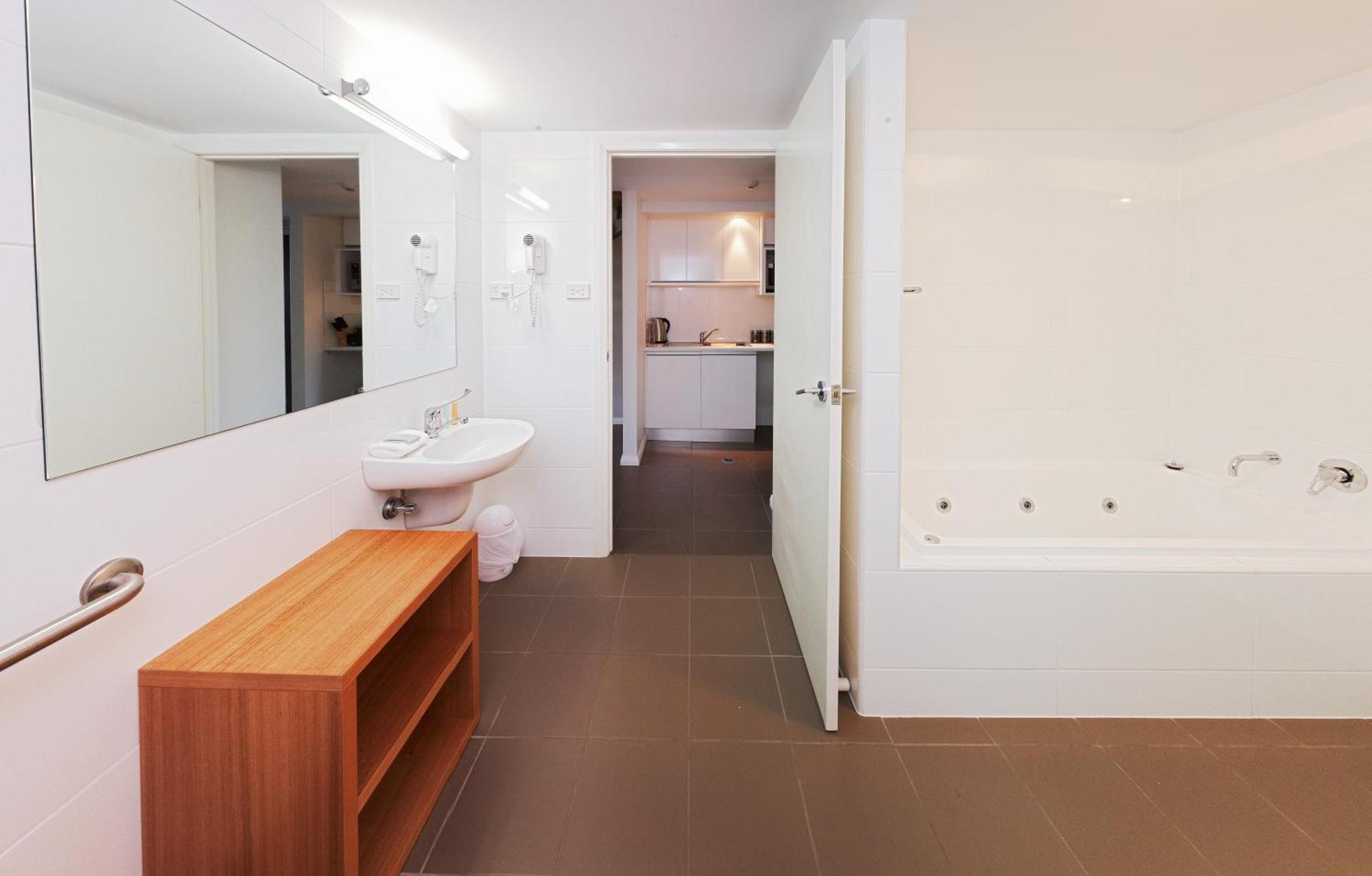Charlestown Executive Apartments Нюкасъл Екстериор снимка