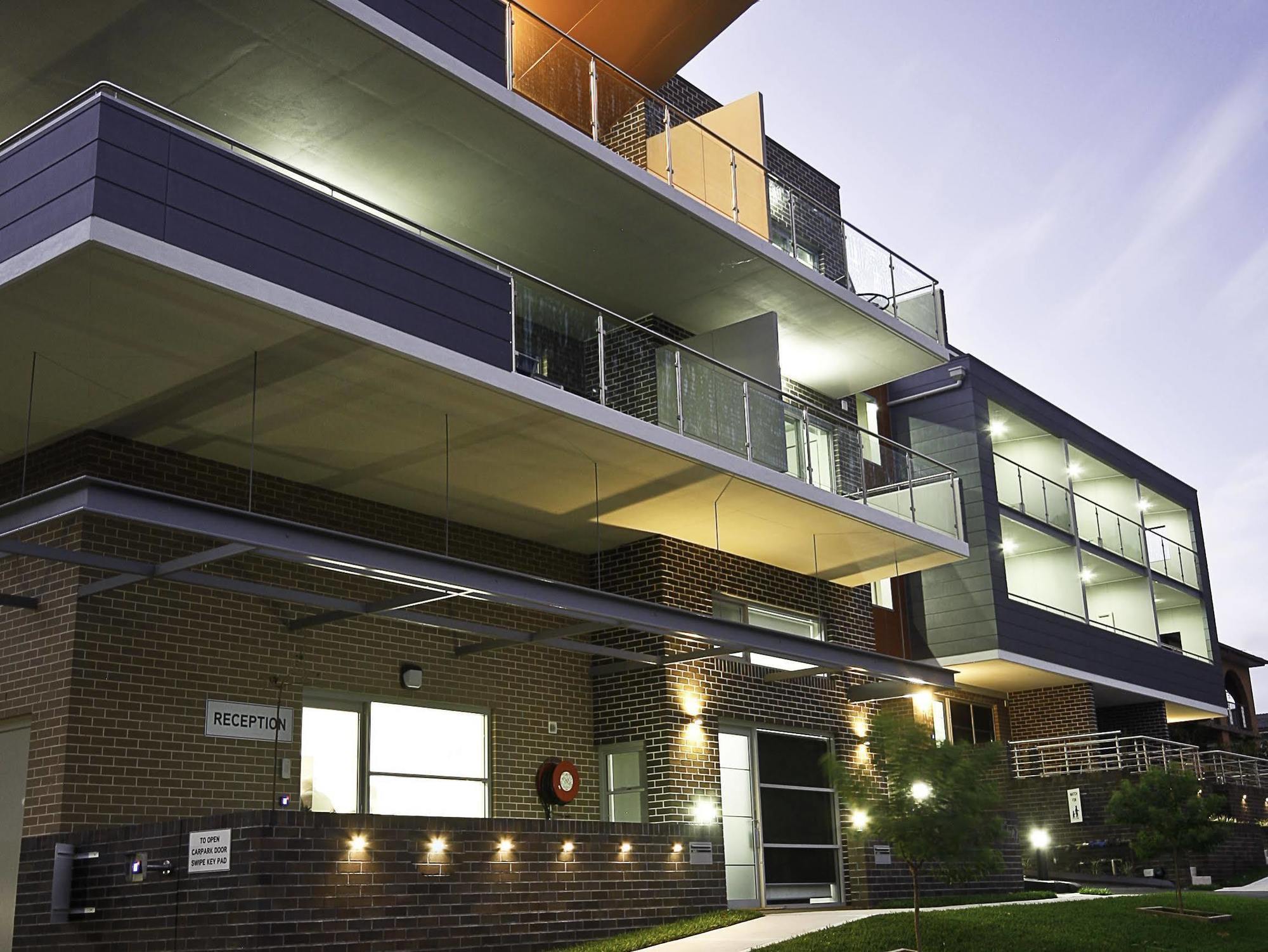 Charlestown Executive Apartments Нюкасъл Екстериор снимка